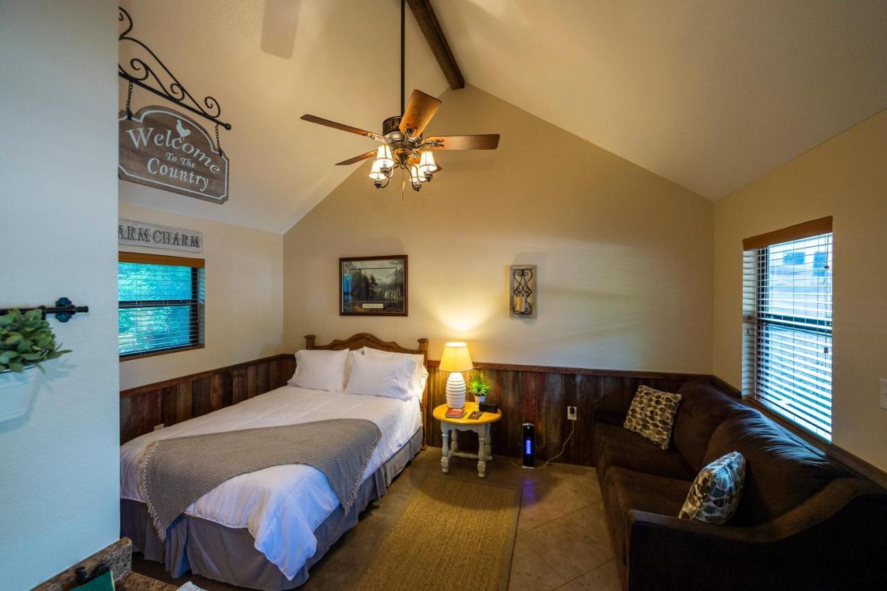Cabin 1 Rental 15 Minutes From Magnolia And Baylor Waco Buitenkant foto