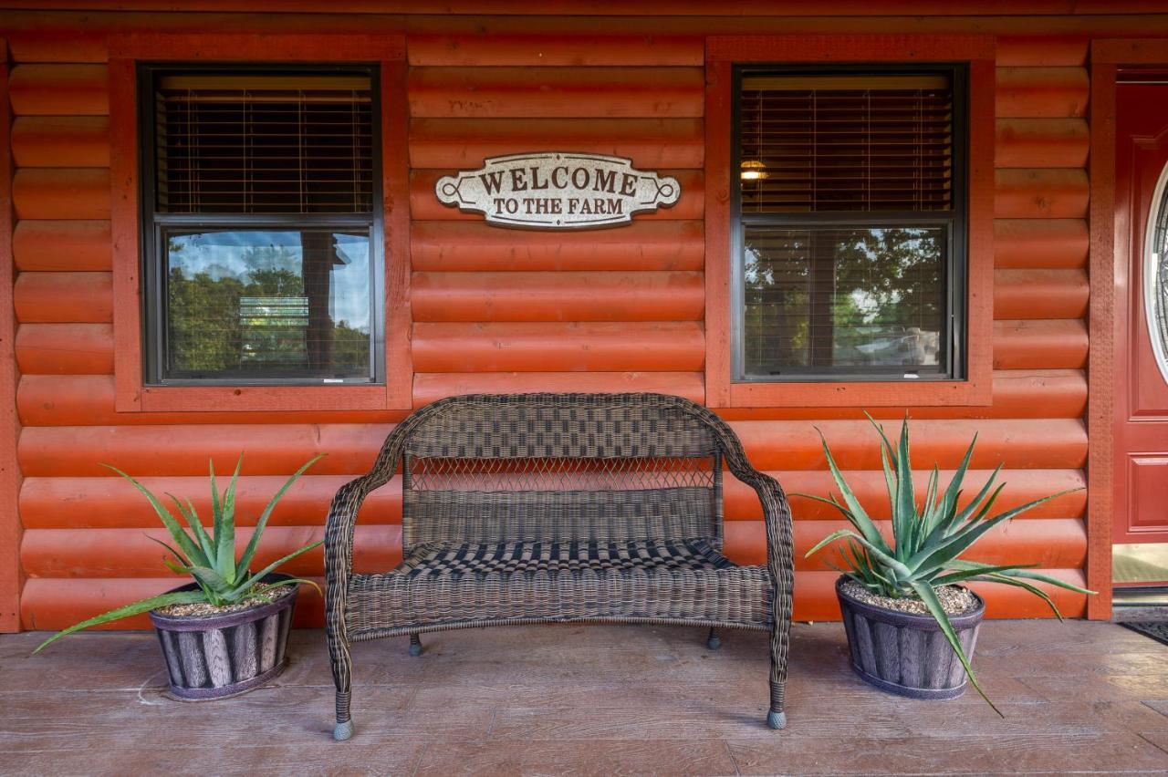 Cabin 1 Rental 15 Minutes From Magnolia And Baylor Waco Buitenkant foto