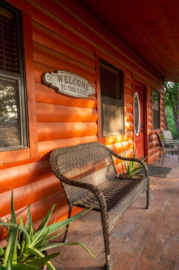 Cabin 1 Rental 15 Minutes From Magnolia And Baylor Waco Buitenkant foto