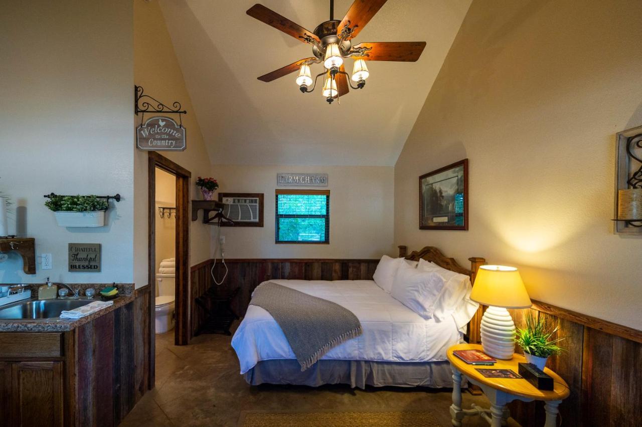 Cabin 1 Rental 15 Minutes From Magnolia And Baylor Waco Buitenkant foto