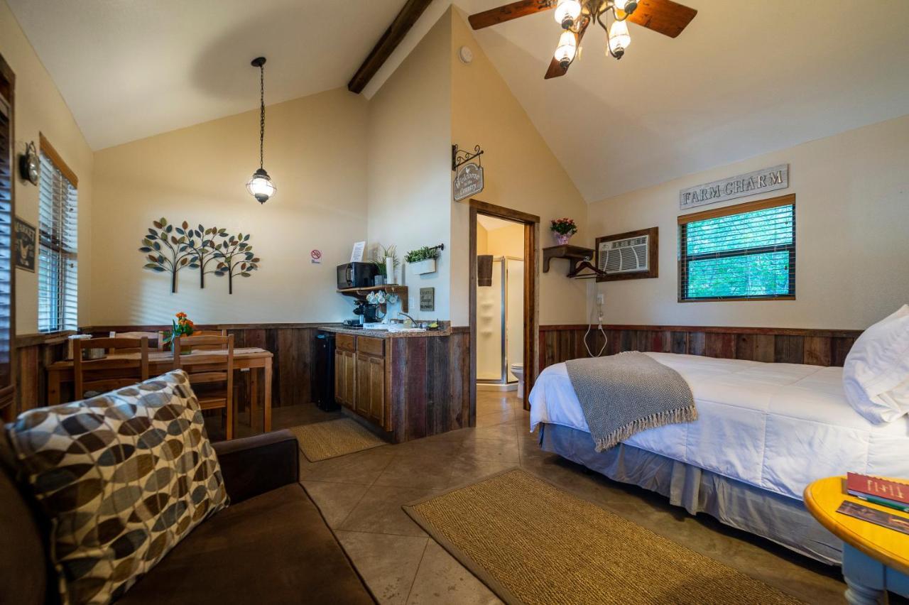 Cabin 1 Rental 15 Minutes From Magnolia And Baylor Waco Buitenkant foto