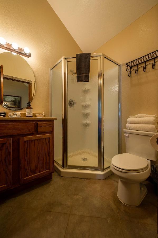 Cabin 1 Rental 15 Minutes From Magnolia And Baylor Waco Buitenkant foto